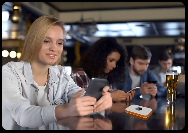 5G mobile hotspot device